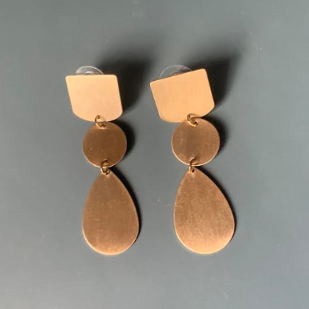 🆕 Geometric Earrings - Picture 2 of 10